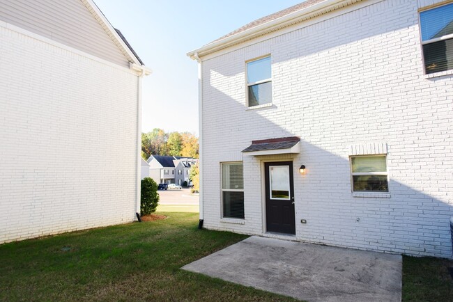 Building Photo - 446 Walker Cir