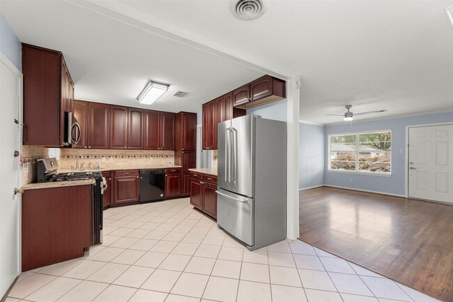 Building Photo - 6148 Indigo St