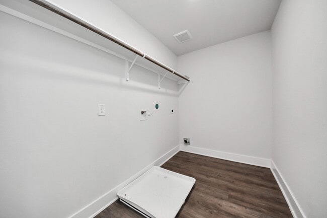 Building Photo - 4423 Santorini Ln