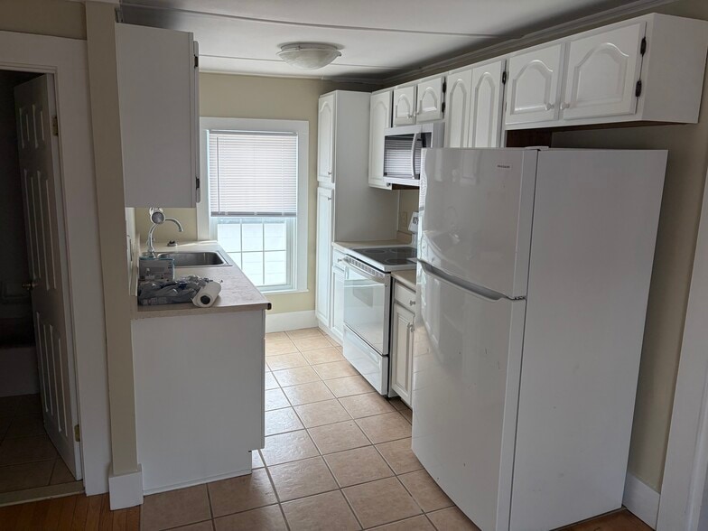 Building Photo - 53 N Spring St