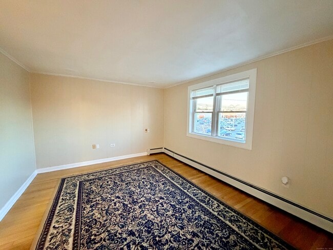 Building Photo - 12 Clark Ln