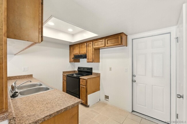 Building Photo - 1312 Shaddick Dr