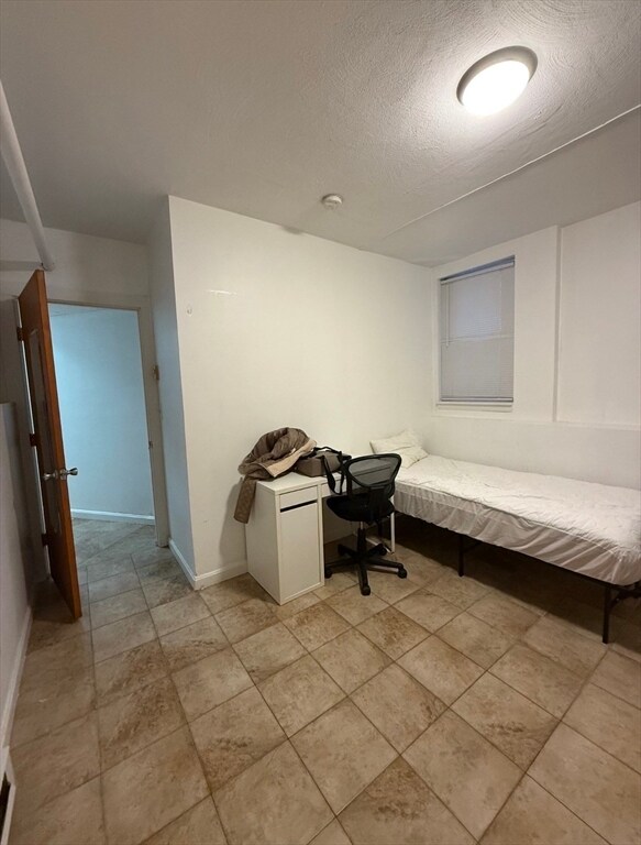 Building Photo - 2 Colliston Rd