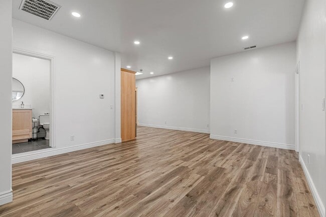 Building Photo - 1353 Perry Ct.