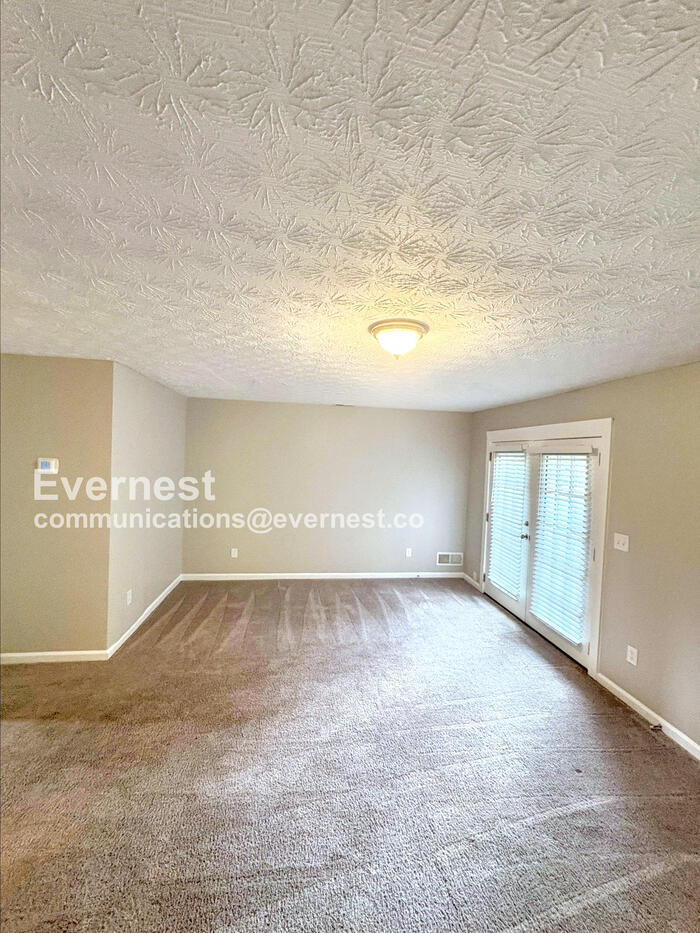 Building Photo - 20 Shenandoah Dr