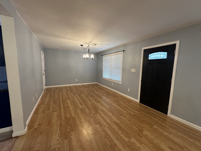 Dining room - 187 Cedar St