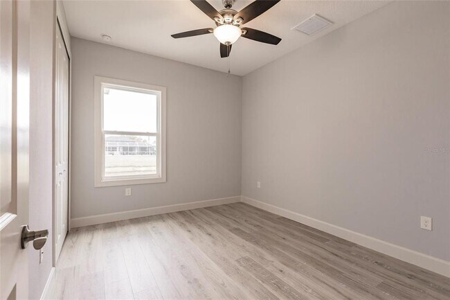 Building Photo - 236 Long Meadow Ln S