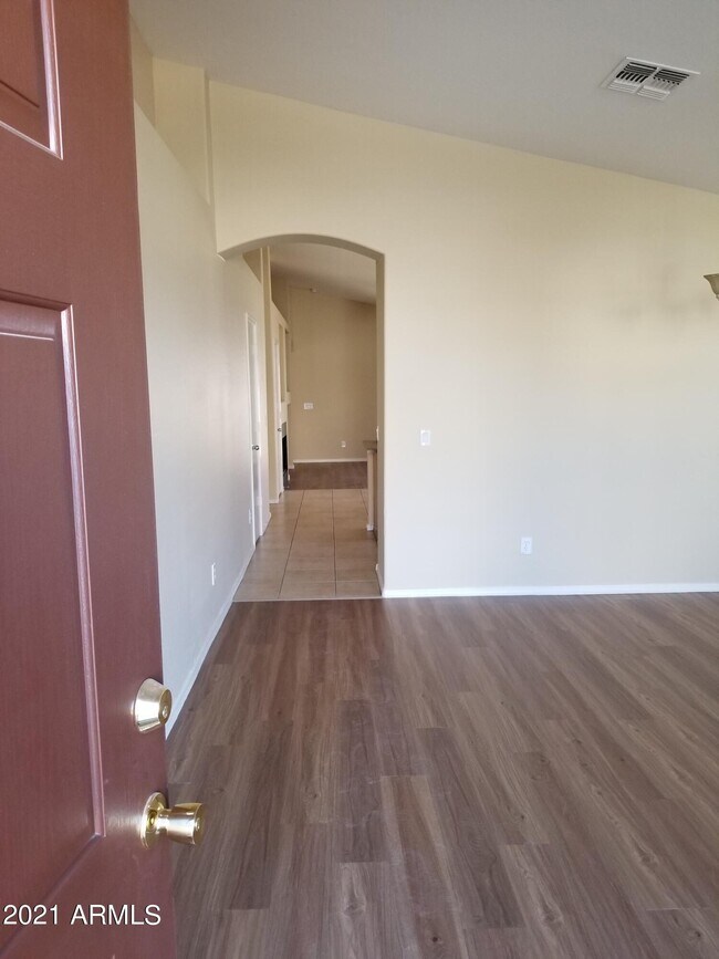Building Photo - 45525 W Rainbow Dr
