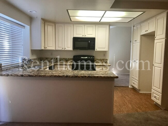 Building Photo - 13534 Longfellow Ln