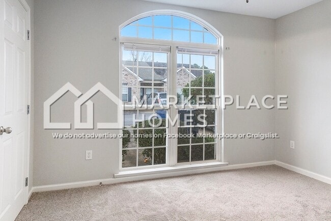 Building Photo - 212 Park Village Cir