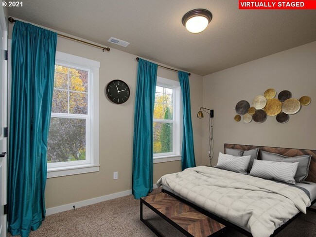 Building Photo - Gorgeous 3 Bed, 2.5 Bath Oasis!