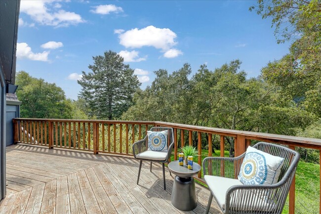 Building Photo - 250 Homestead Trl