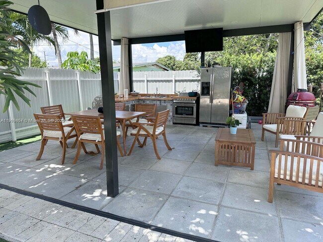 Building Photo - 6174 W 14th Ct