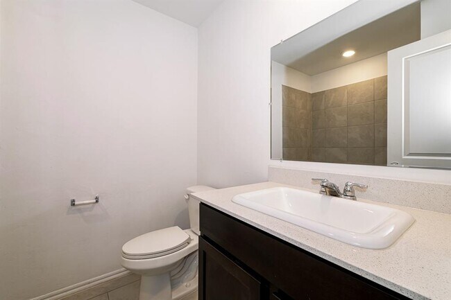 Building Photo - 10924 SW 23rd Pl