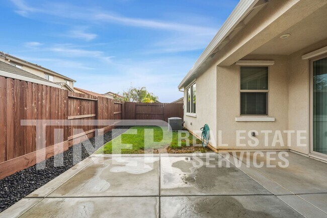 Building Photo - 3719 Edington Dr