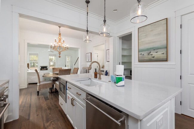 Building Photo - 80 East Royal Fern Way