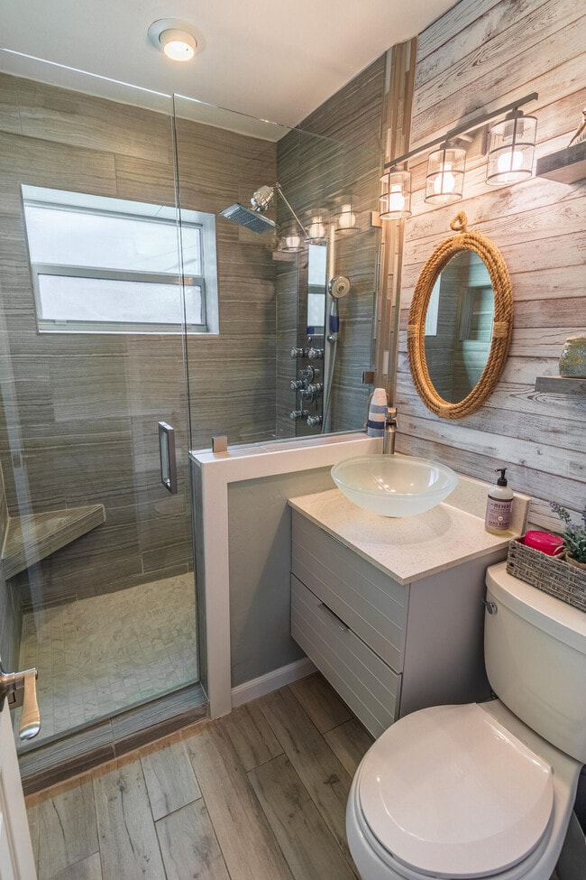 Building Photo - 954 Omar Rd