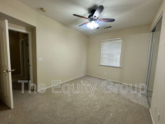 Building Photo - 1523 E Monte Vista Ct
