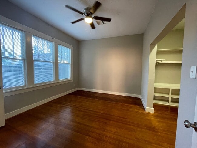 Building Photo - Pelican -603 Bres Ave (Duplex)