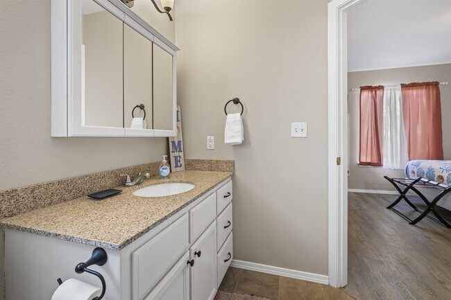 Building Photo - 7302 Bay Meadows Dr