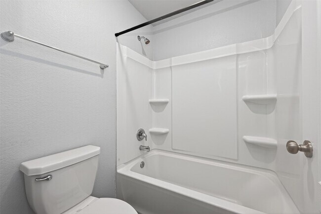 Building Photo - 25527 Valverdant Ct