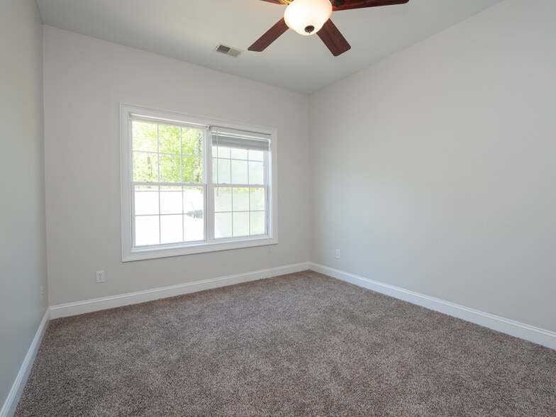 bedroom 2 - 1814 Tennyson Row