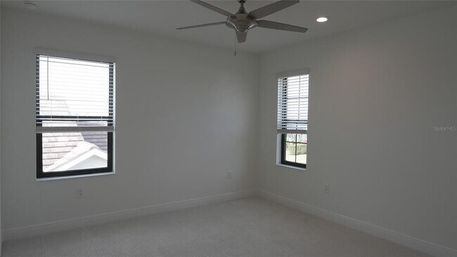 Building Photo - 6629 Fort Pierce Ave