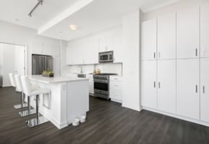 Building Photo - 1212 N La Salle Dr