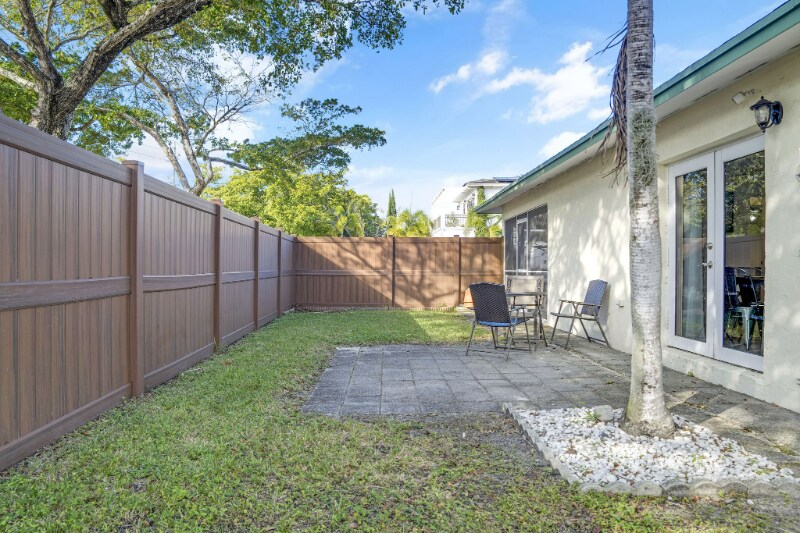 Building Photo - 244 Greymon Dr