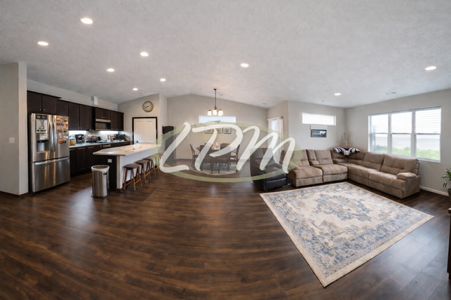 Building Photo - Spacious Open-Concept Single-Level Home