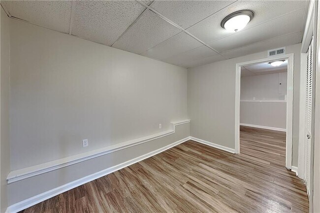 Building Photo - 42 Breckenridge Dr