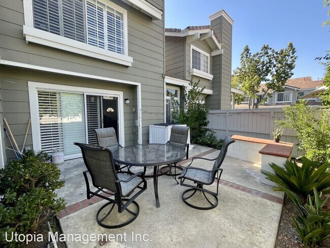 Building Photo - 3 br, 2.5 bath House - 2211 Carob Way