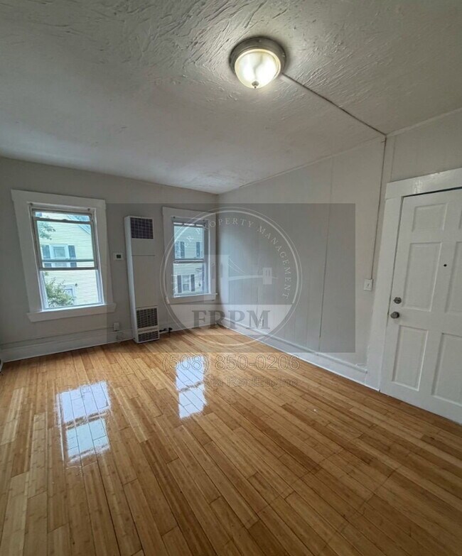 Building Photo - 441 Rivet St