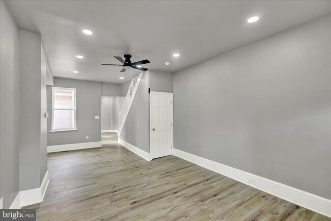 Building Photo - 734 Franklin St