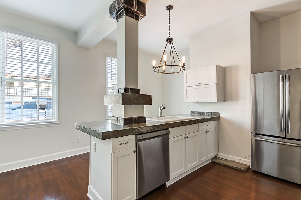 Building Photo - 303 W Henry St