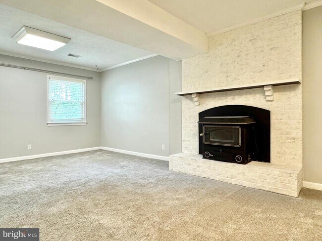 Building Photo - 36 Seneca Terrace
