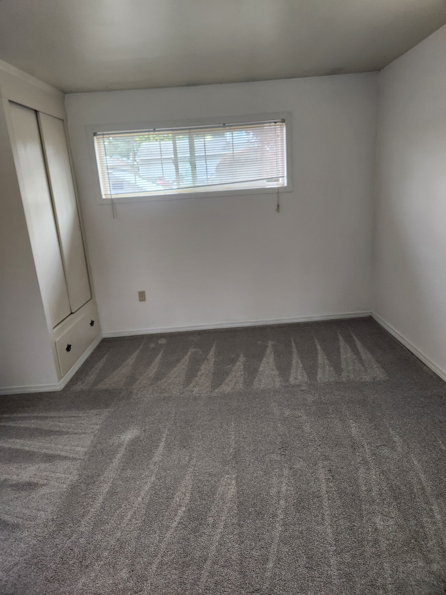 Building Photo - 15732 E Shore Dr