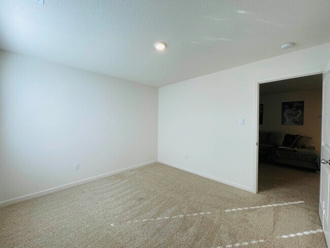 Building Photo - 35 Witherspoon Dr