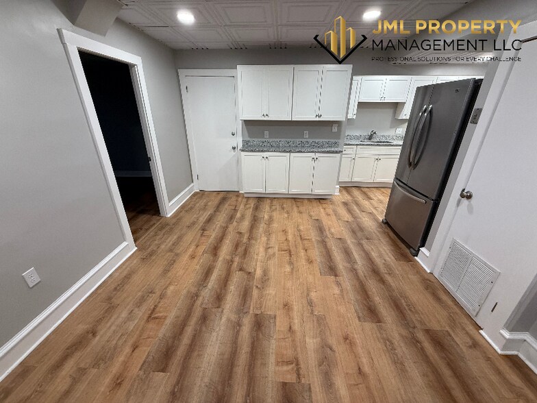 Building Photo - 321 Union St