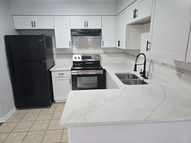 Building Photo - 15041 Dobson Ave