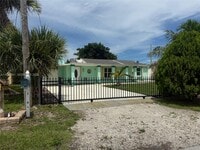 Building Photo - 1708 St Lucie Ct