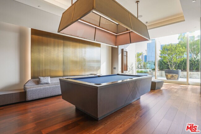 Building Photo - 889 Francisco St