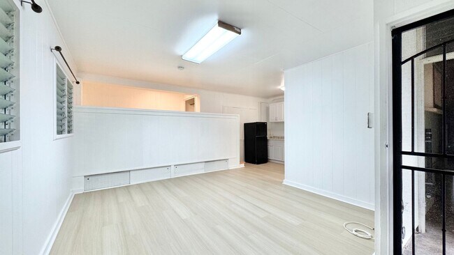 Building Photo - 3007 Lanikaula St