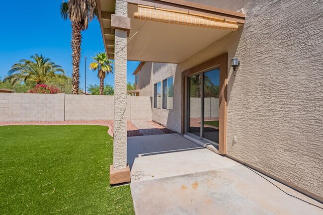 Building Photo - 4500 E Del Rio St