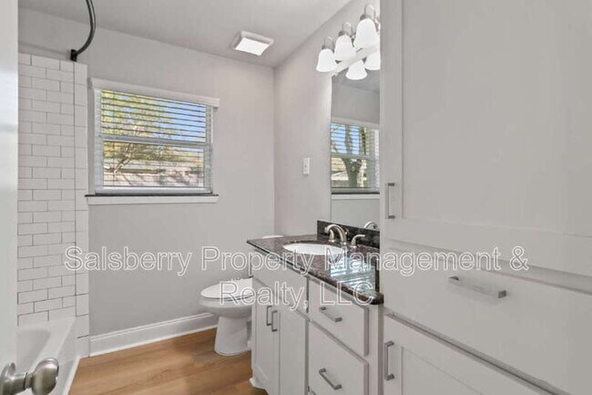 Building Photo - 5312 Odessa Ave