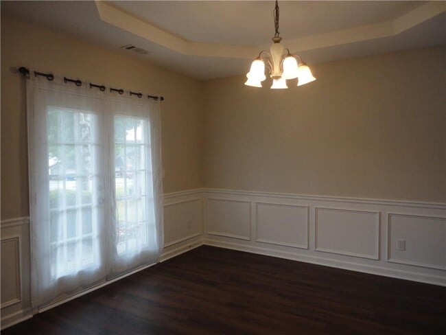 Building Photo - 1715 Crestwell Ln SW