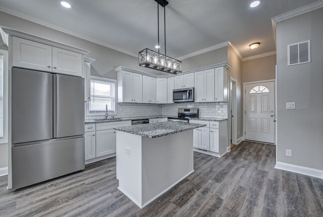 Building Photo - Fully Renovated 3-Bedroom Home with Modern Finishes – Only $1,675 a month!