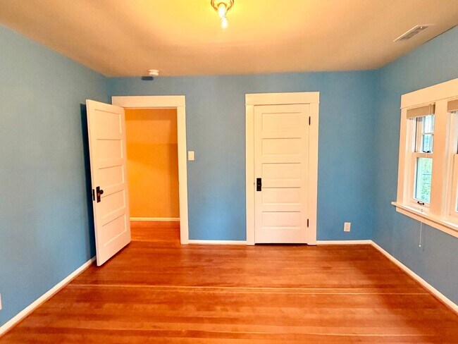 Building Photo - ROJAS