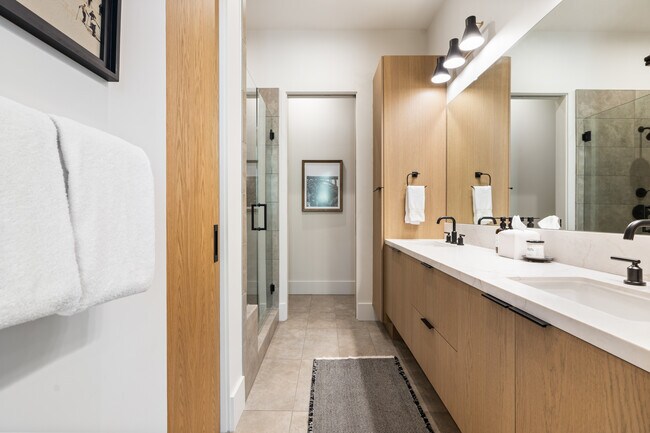 Building Photo - 10131 Jake's Wy