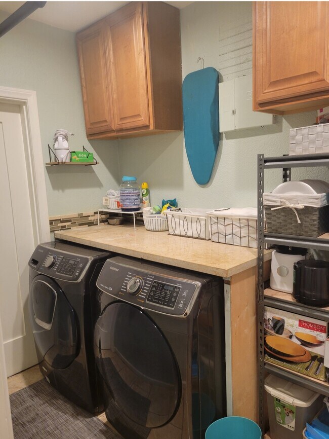 Building Photo - 7823 S Denker Ave